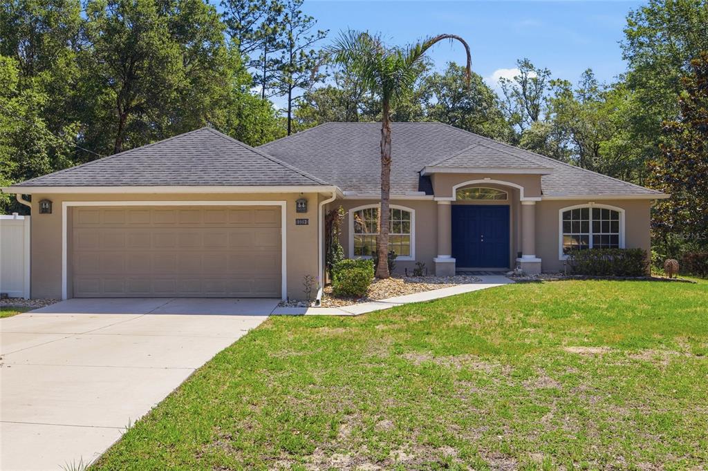 8963 N COMMODORE DRIVE