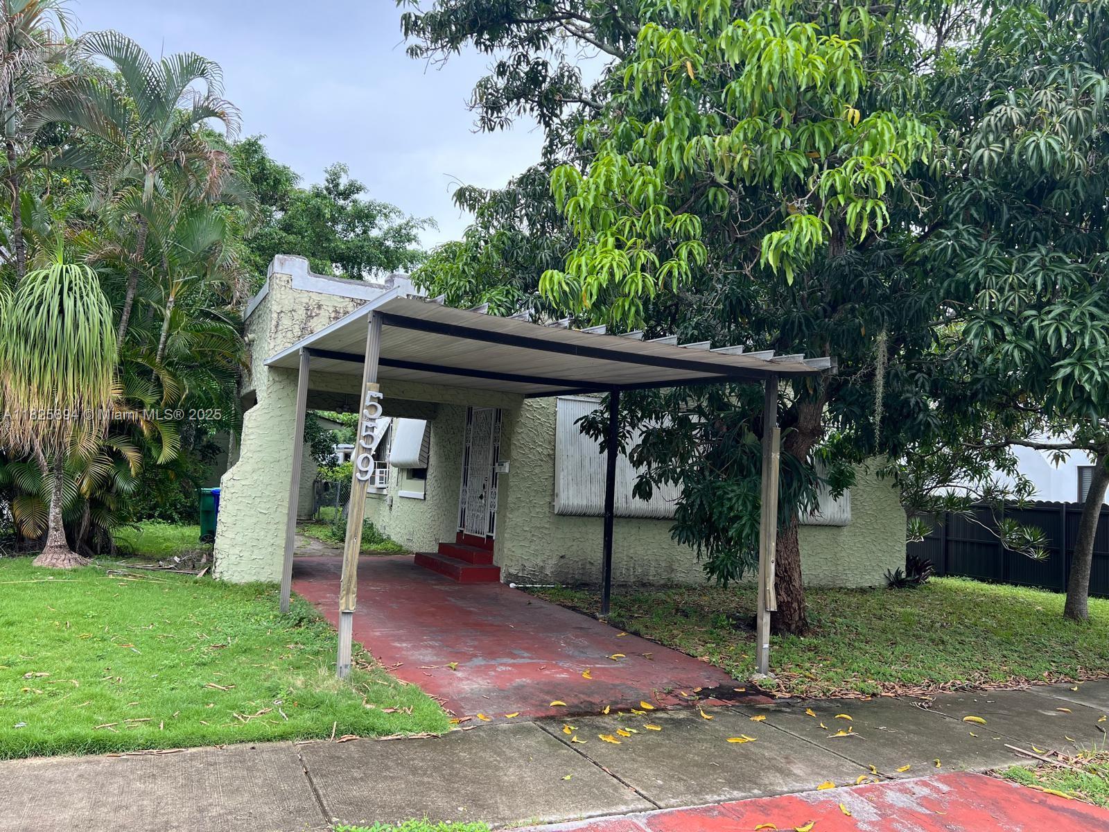 559 NW 44th St, Miami FL 33127