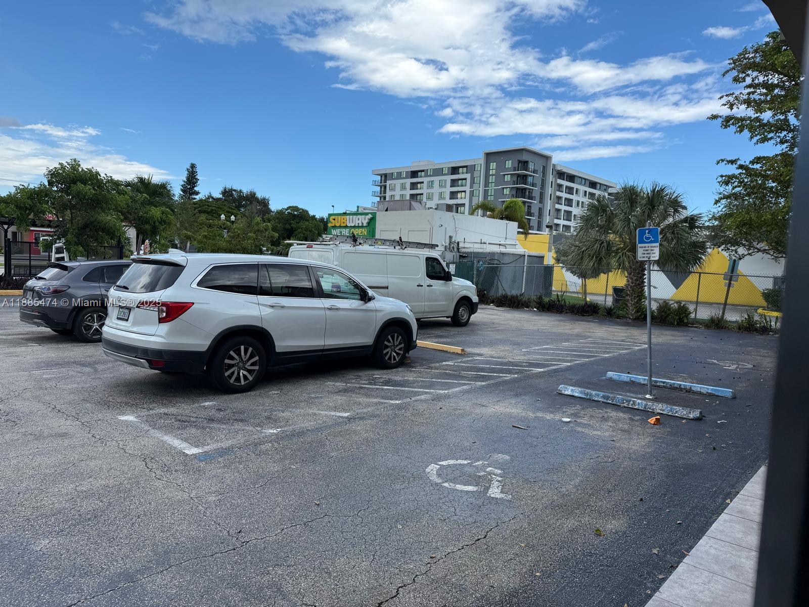 HOLLYWOOD, FL — photo 2 of 6
