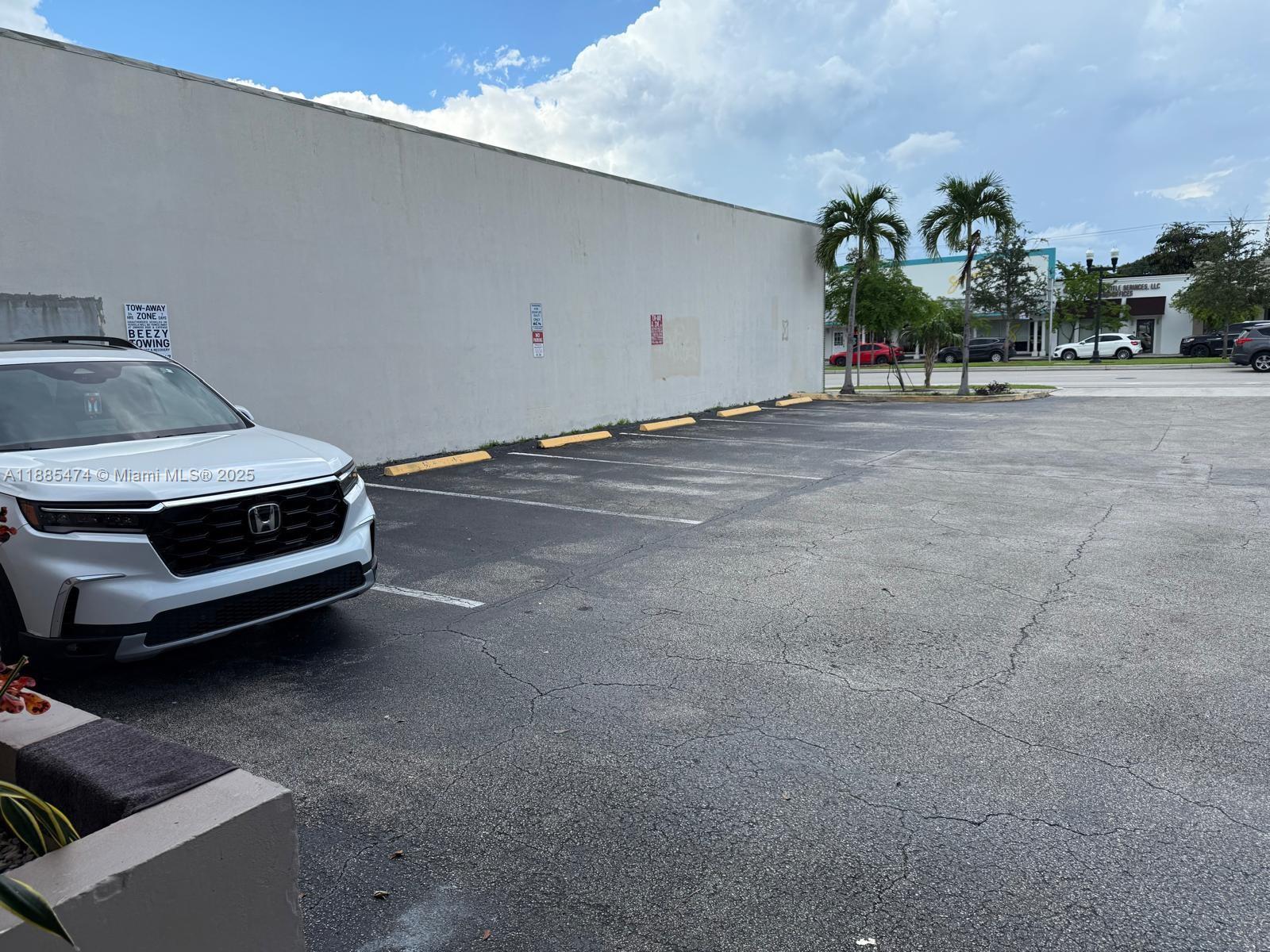 HOLLYWOOD, FL — photo 4 of 6