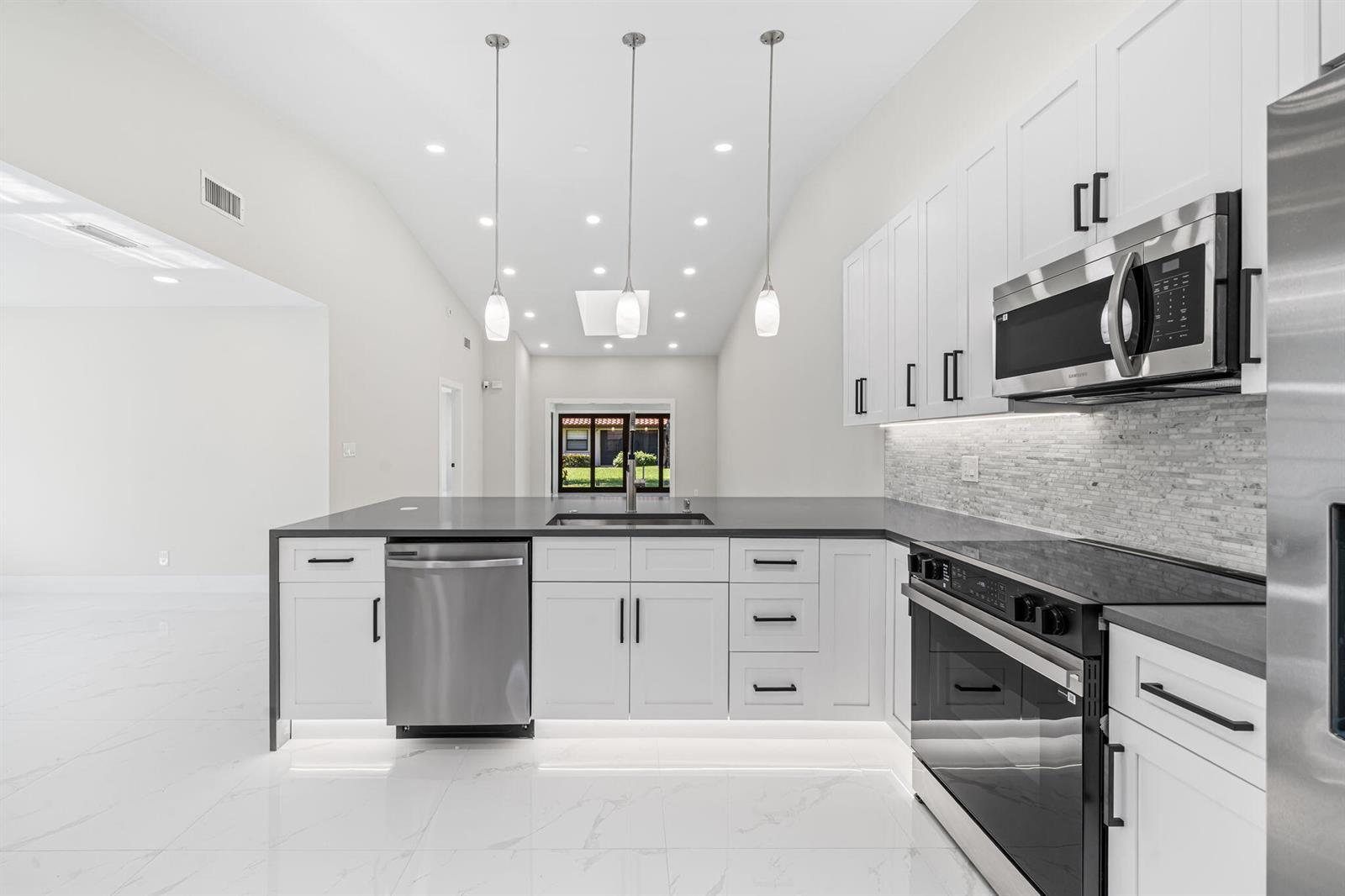 6371 Kings Gate Circle, Delray Beach FL 33484