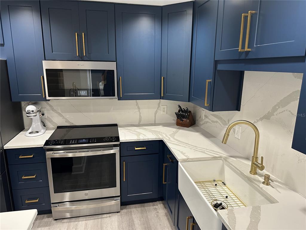 808 3RD AVENUE W UNIT 701, BRADENTON, FL — photo 3 of 30