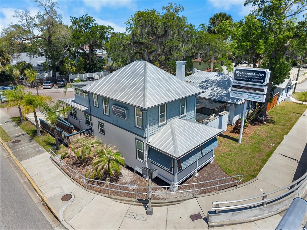 311 and 315 LIVE OAK STREET