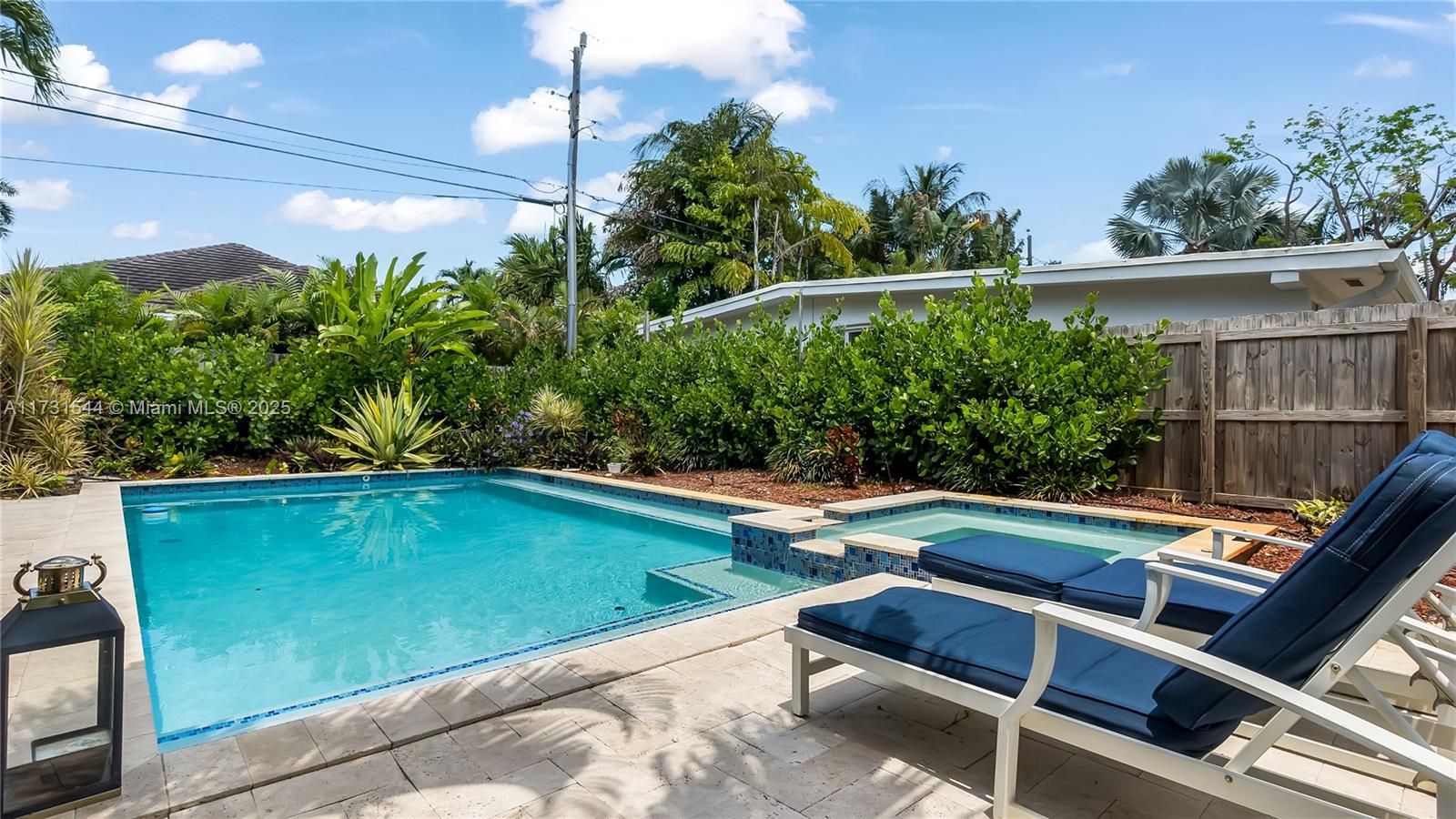 1621 N Victoria Park Rd, Fort Lauderdale FL 33305