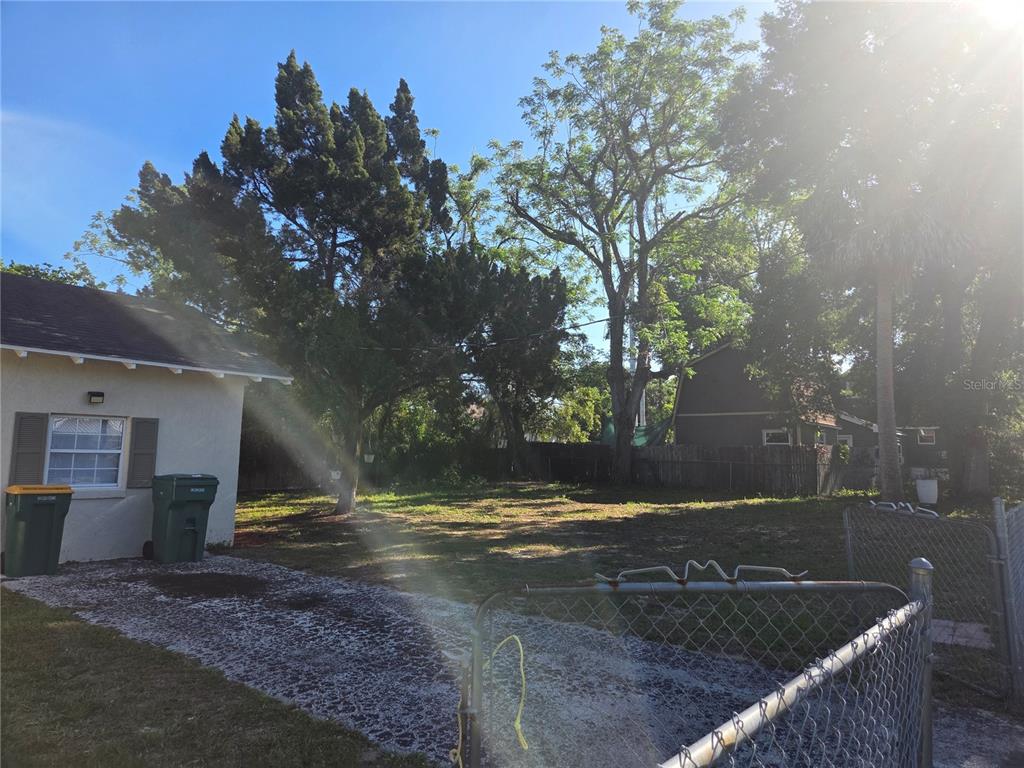 101 E ATWATER AVENUE, EUSTIS, FL — photo 3 of 26