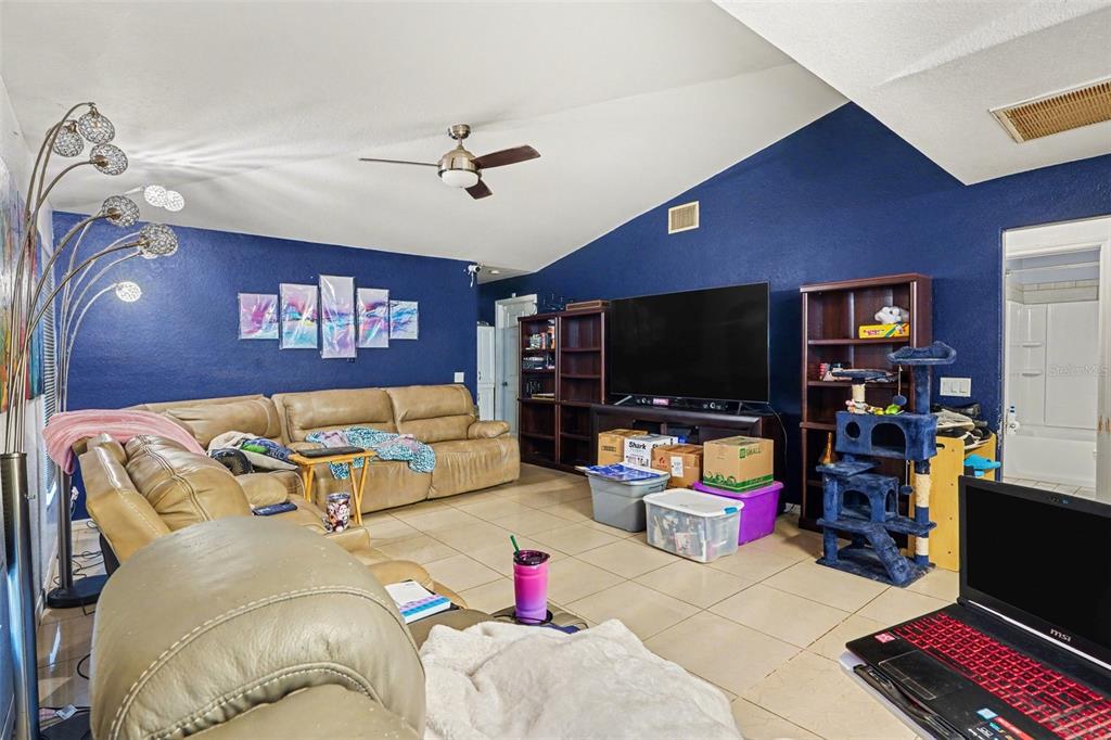 1464 BLUFF LOOP, DUNDEE, FL — photo 4 of 25