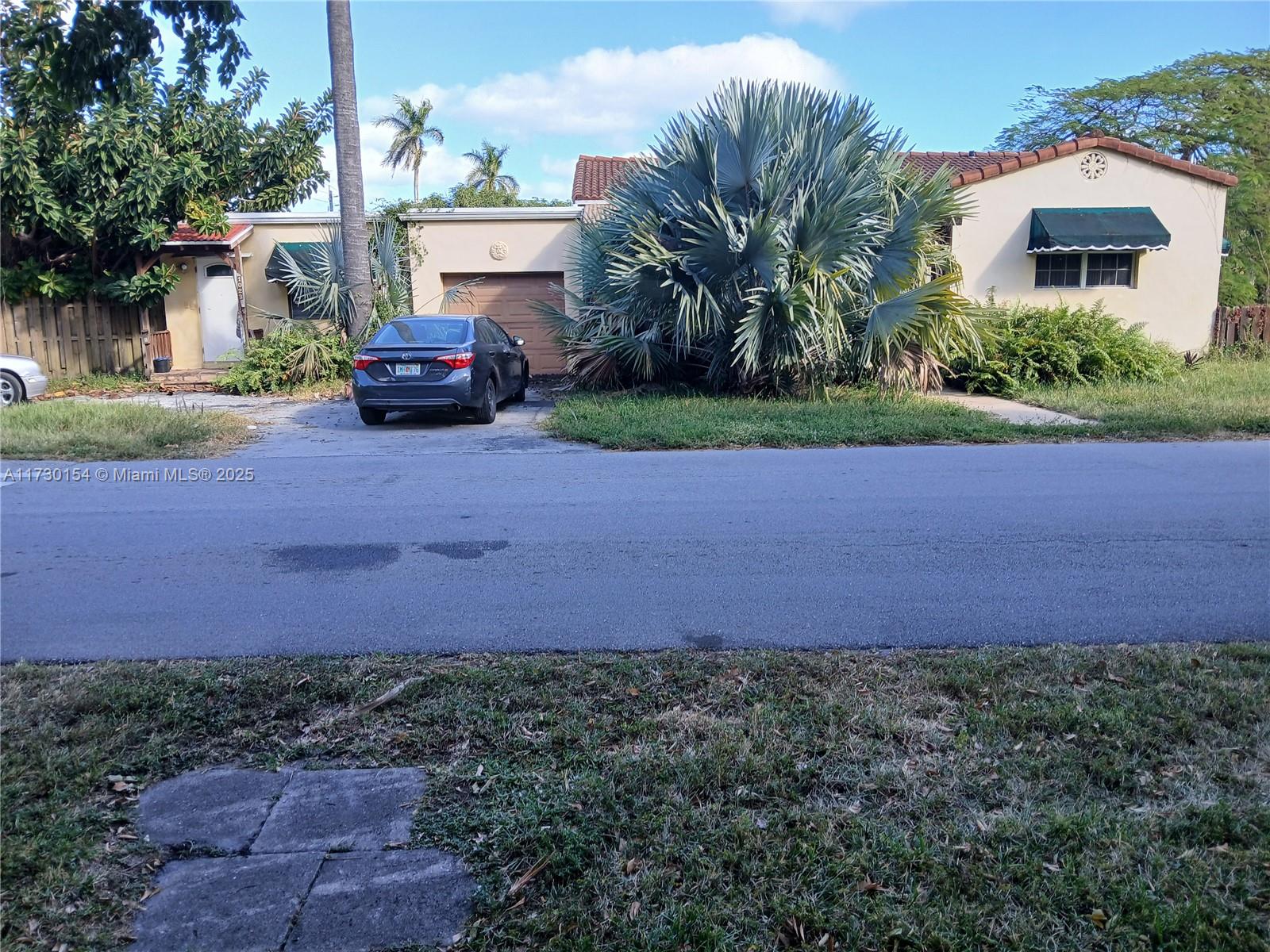 1023 S 16th Ave, Hollywood FL 33020