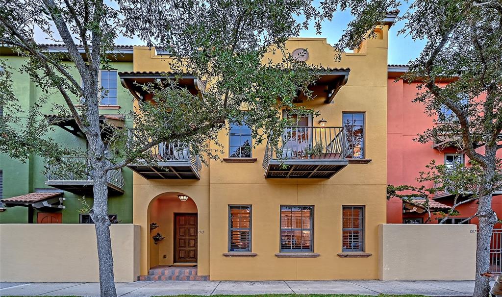 1513 OAK STREET UNIT 18
