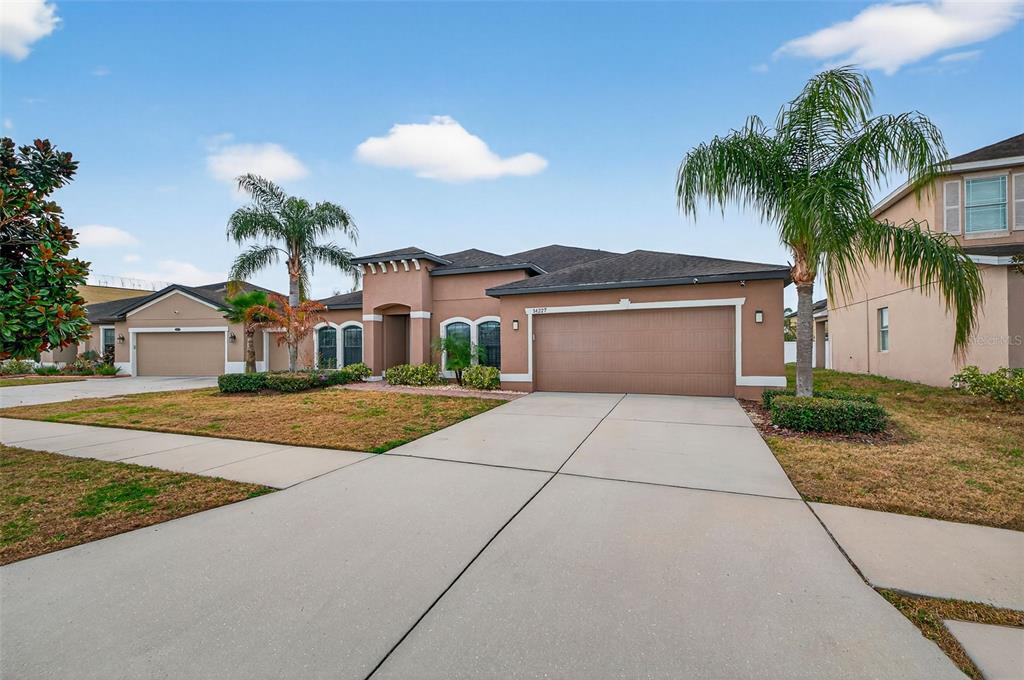 14227 ALISTAR MANOR DRIVE, WIMAUMA, FL — photo 2 of 30