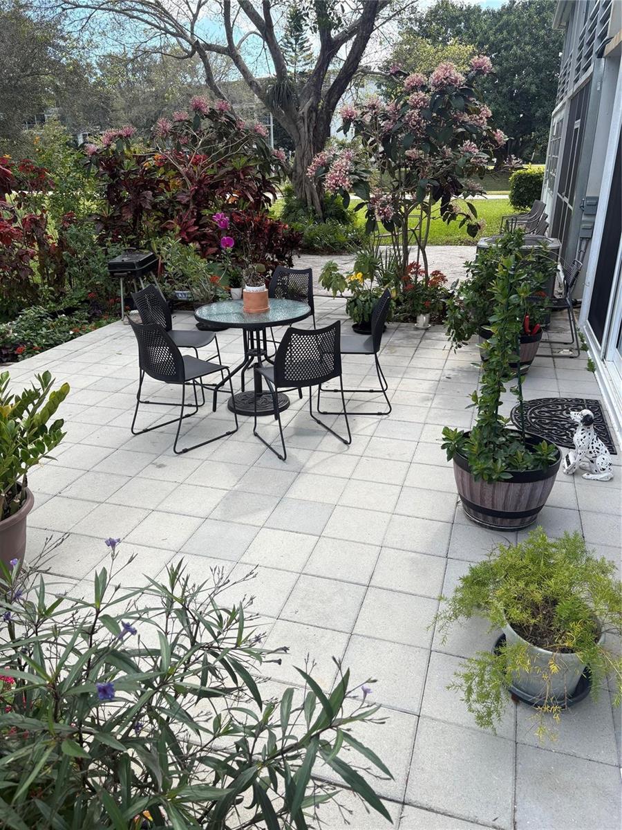 211 N Oakridge # 211, Deerfield Beach FL 33442
