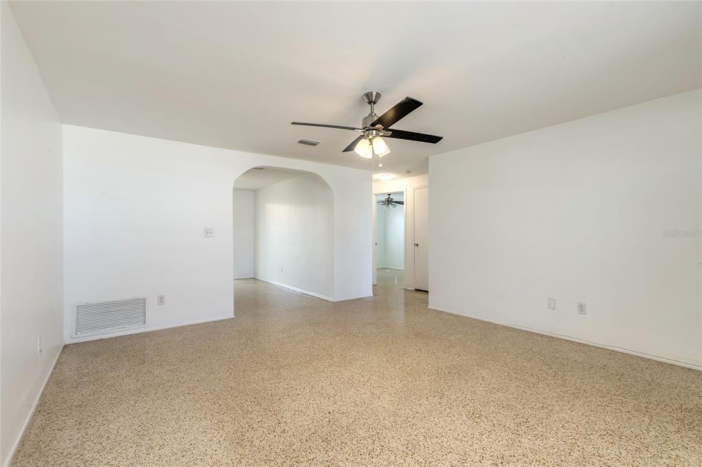 702 STATE AVENUE, DAYTONA BEACH, FL — photo 4 of 30