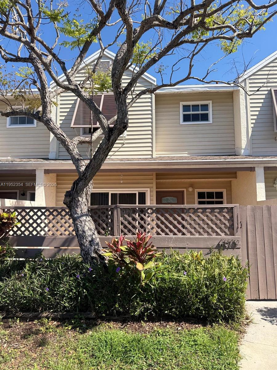 4879 N Hemingway Cir, Margate FL 33063