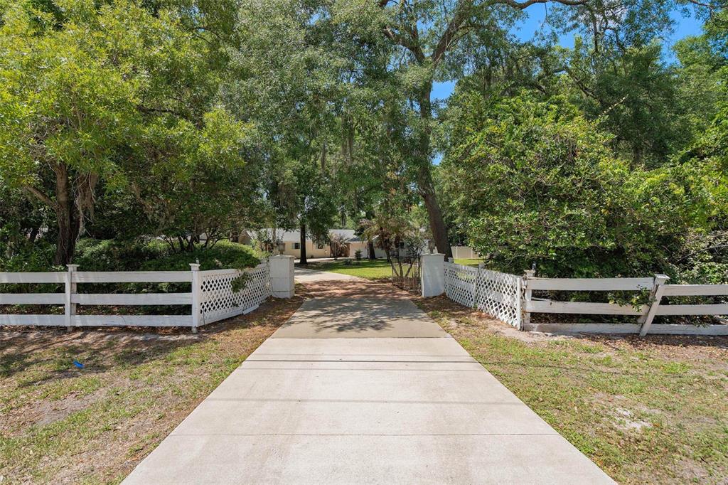 18425 STATE ROAD 44, EUSTIS, FL — photo 2 of 30