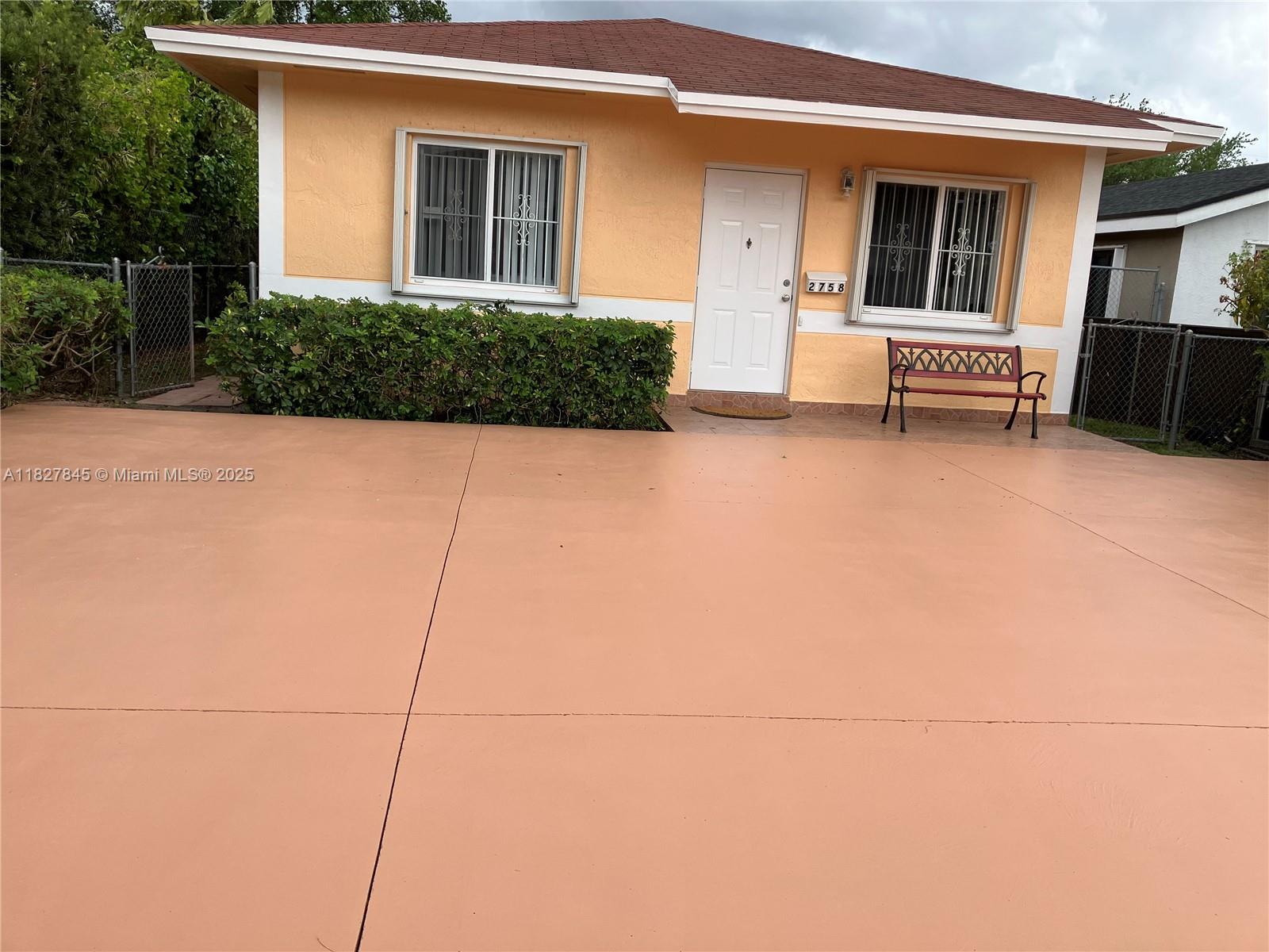2758 NW 57th St, Miami FL 33142