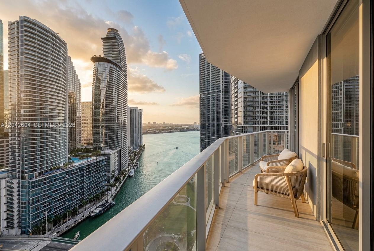77 SE 5th ST # 3001, Miami FL 33131