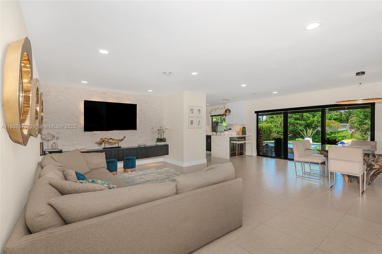 9865 SW 16th St, Miami FL 33165