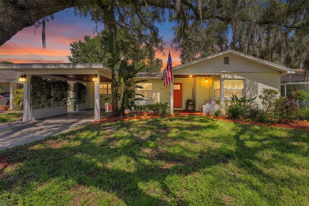 1317 DIVOT LANE