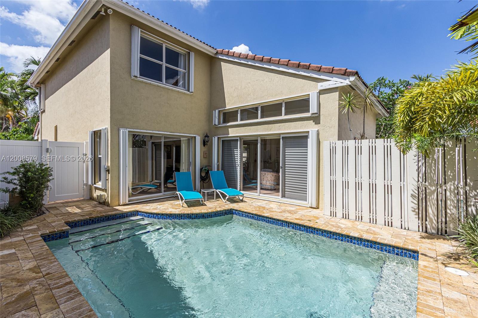 1125 Queen Palm Ct, Hollywood FL 33019