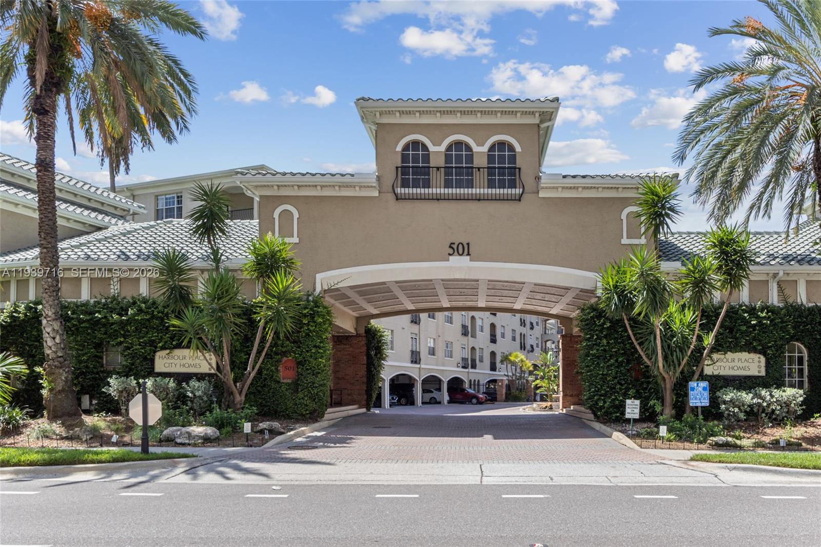 501 KNIGHTS RUN AVENUE # 1117, Tampa FL 33602