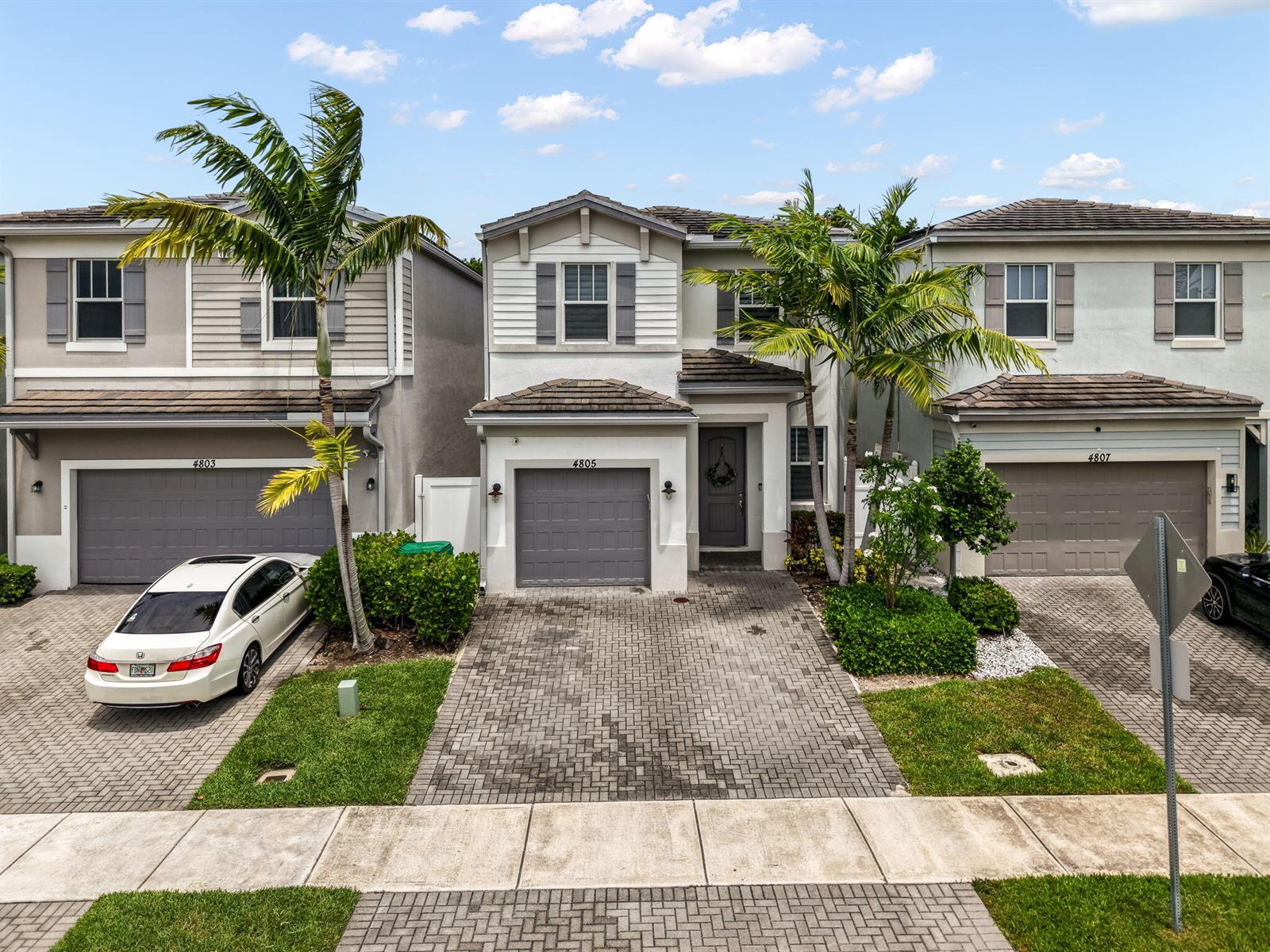 4805 NW 48th Terrace, Tamarac FL 33319