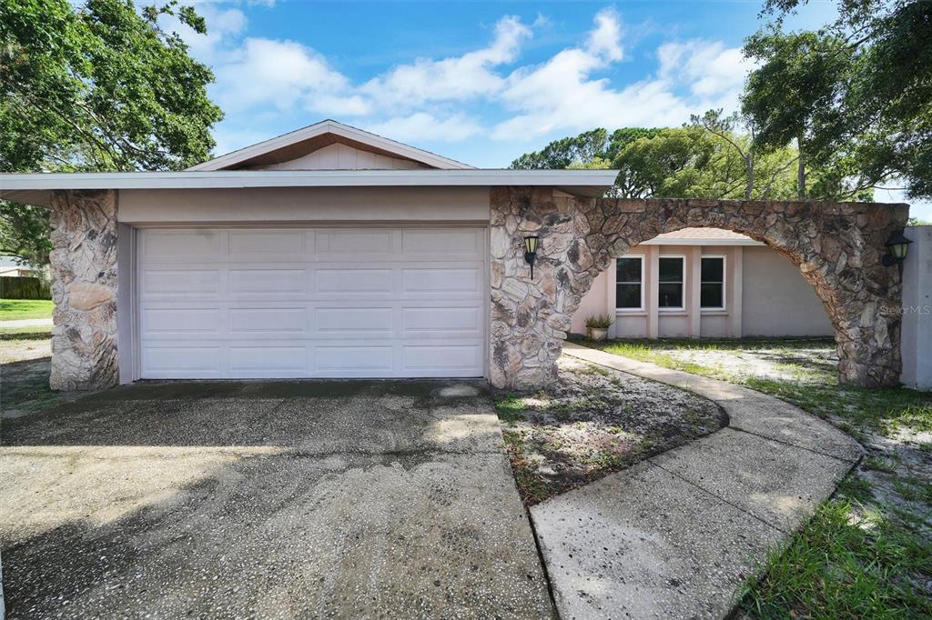 2817 RUSTIC OAKS DRIVE