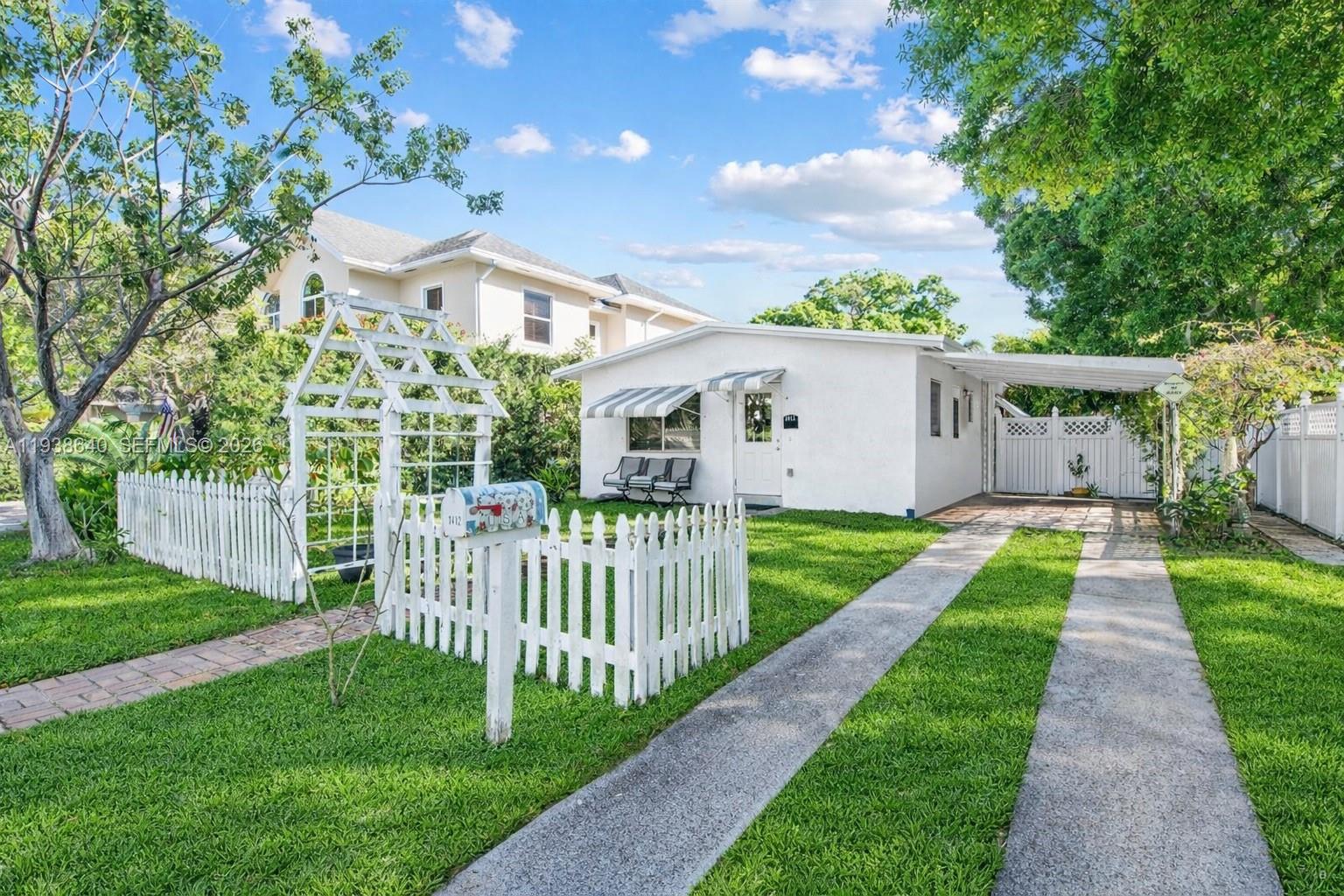 1412 NE 17th St, Fort Lauderdale FL 33305