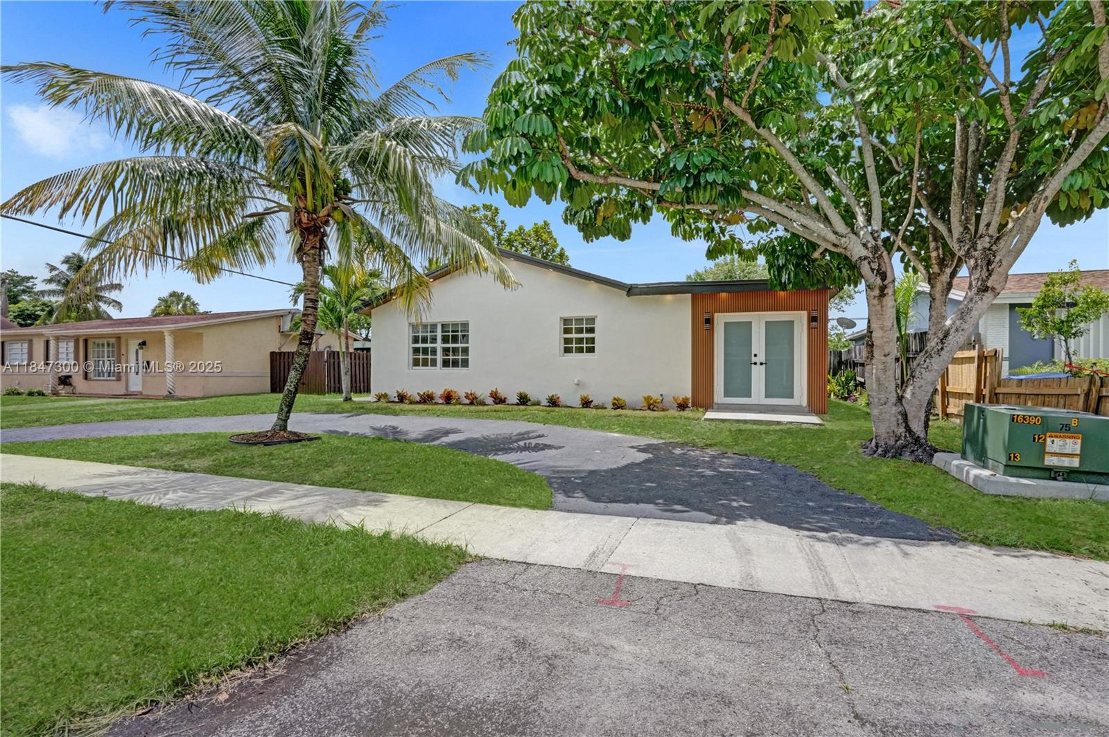 6220 NW 12th Ct, Sunrise FL 33313