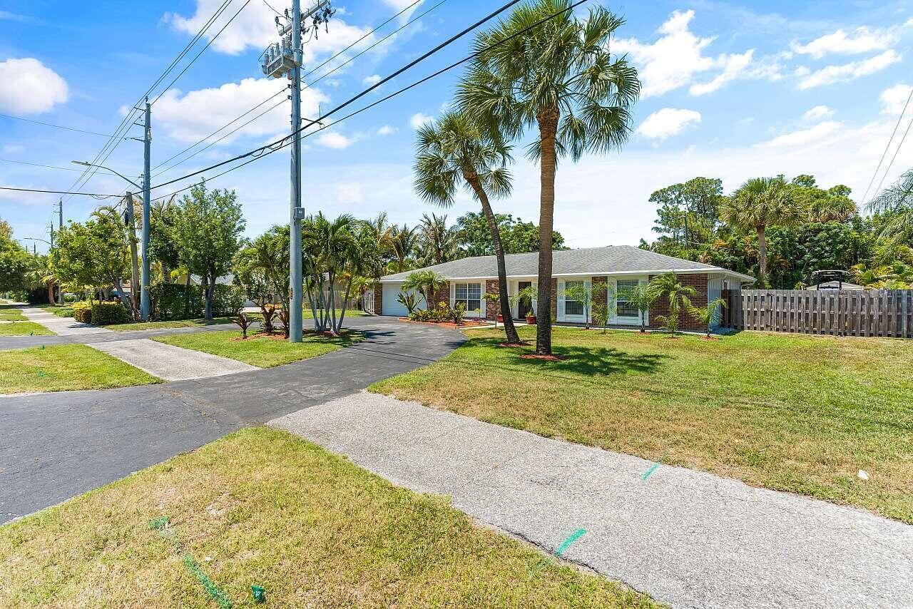5103 Center Street, Jupiter FL 33458