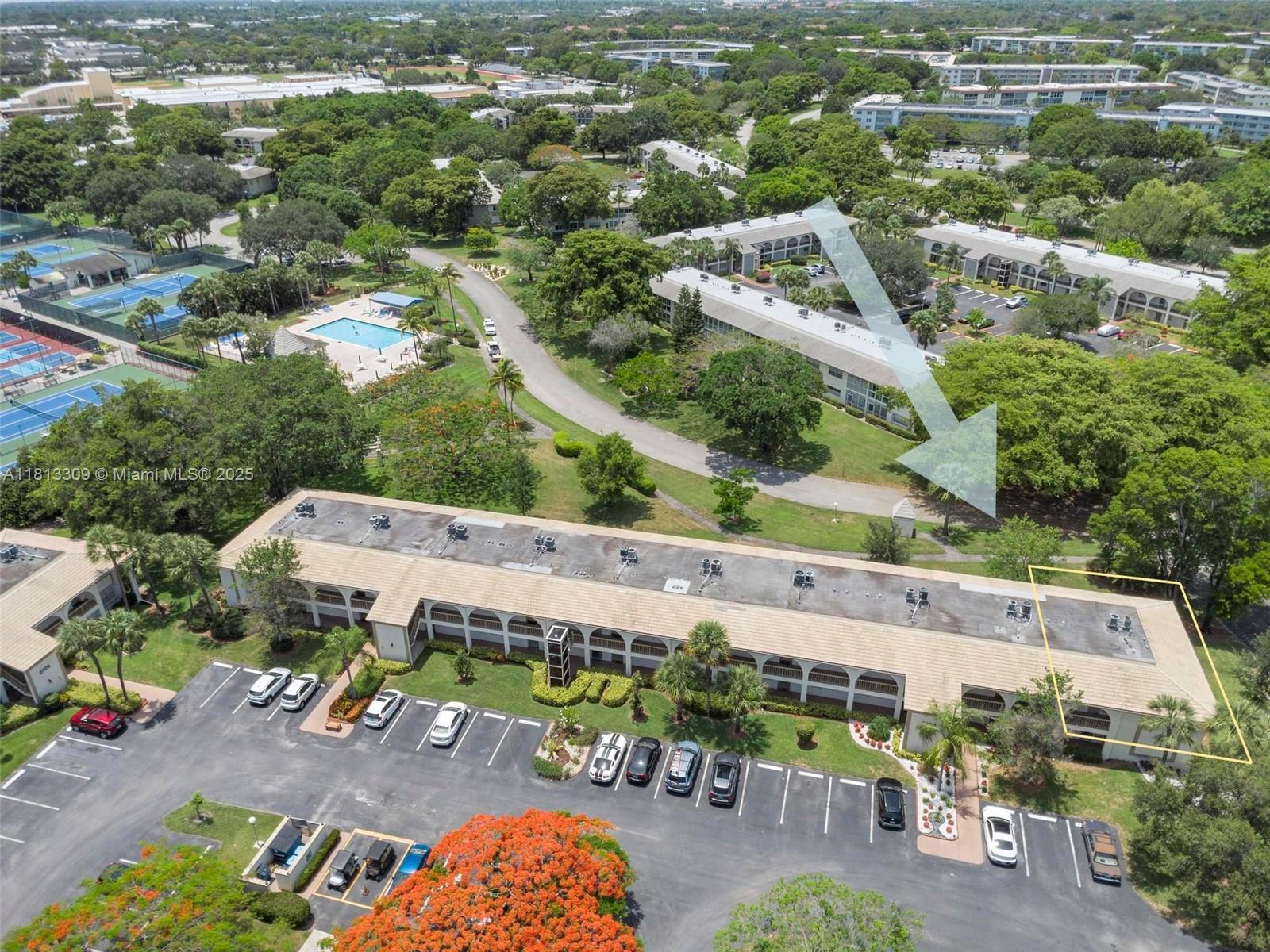 2704 Nassau Bnd # J2, Coconut Creek FL 33066