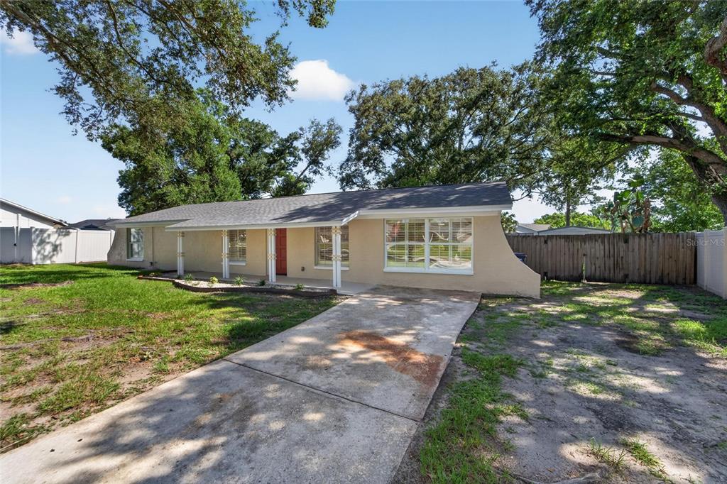 522 HIGHVIEW CIRCLE N, BRANDON, FL — photo 2 of 30