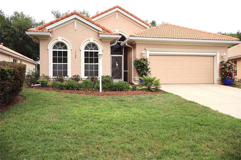 1725 N SHADOWVIEW PATH