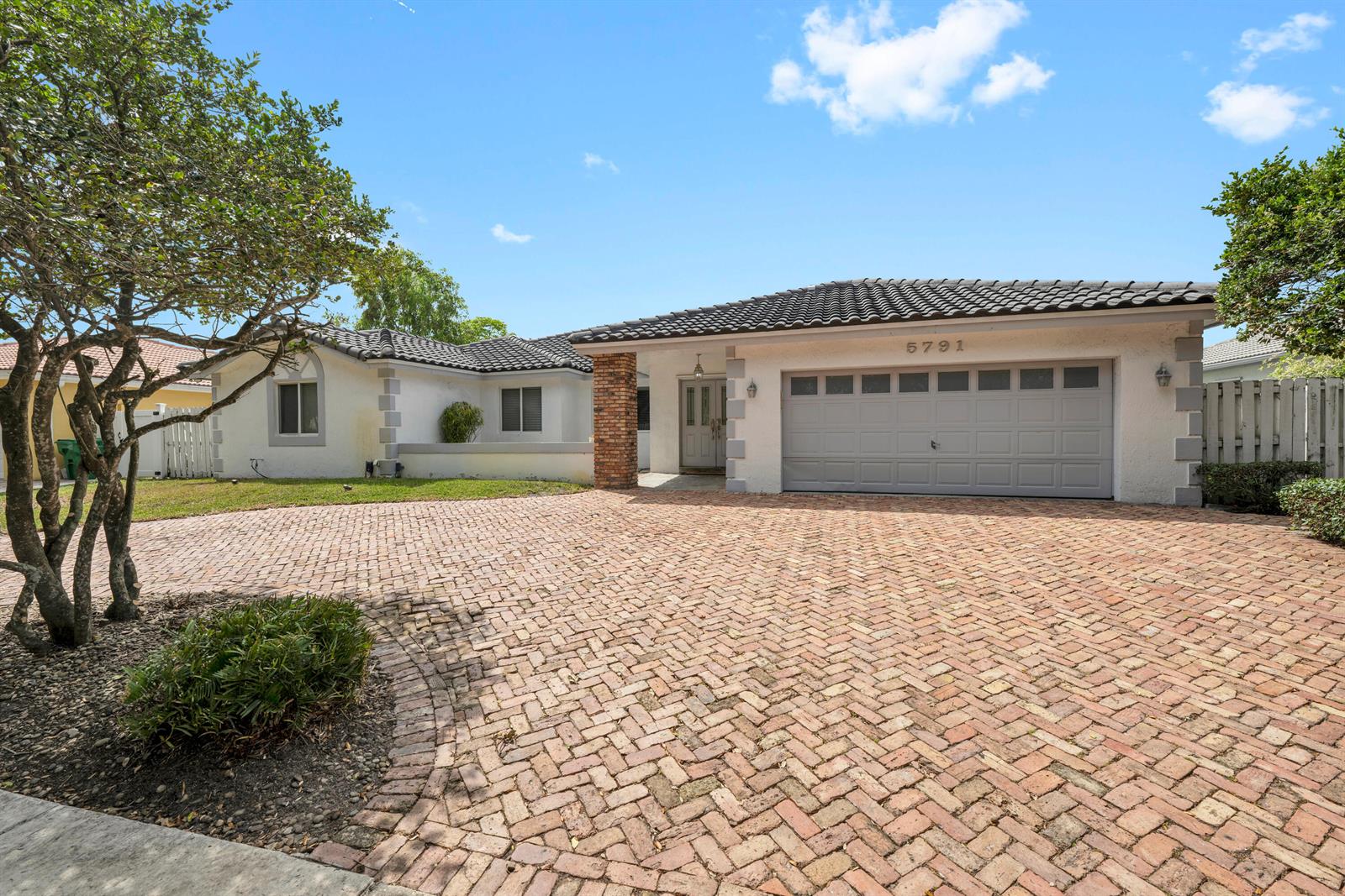5791 Hawkes Bluff Avenue, Davie FL 33331