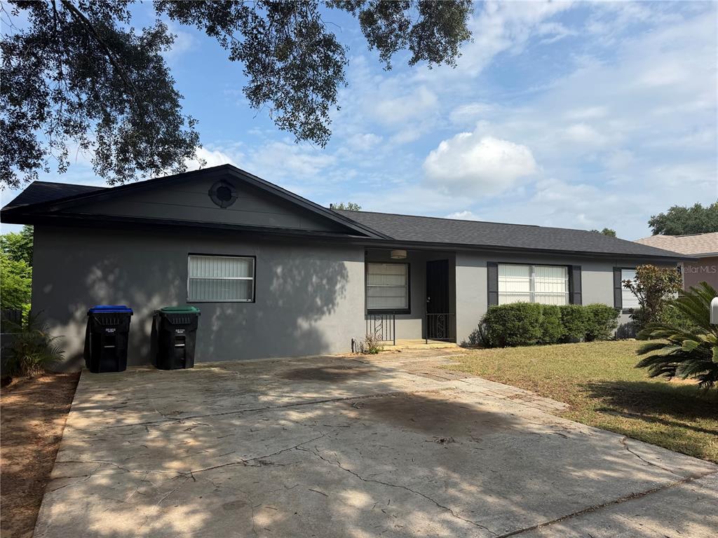 2262 MENOMONEE COURT
