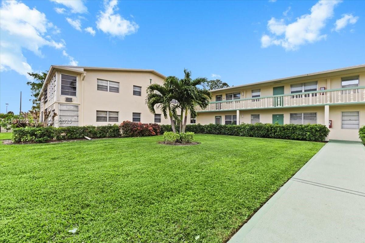 349 Oakridge T # 349, Deerfield Beach FL 33442
