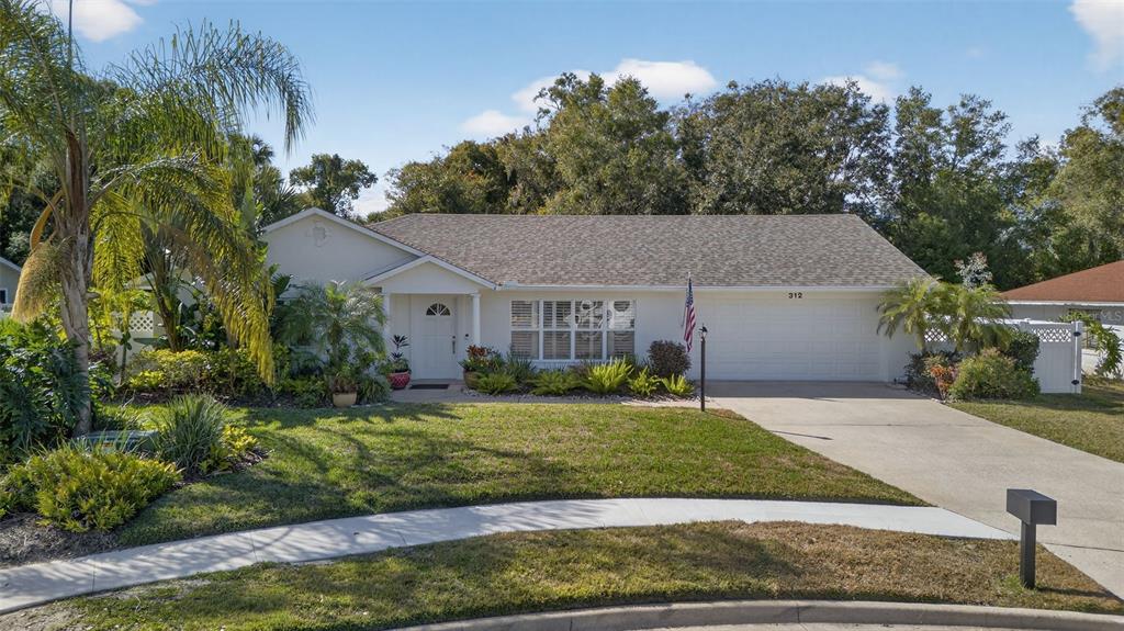312 MACARTHUR PLACE