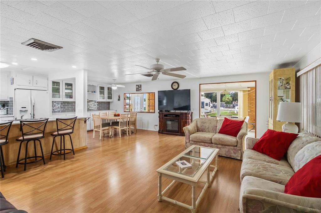 5510 DENMARK DRIVE, BRADENTON, FL — photo 4 of 30