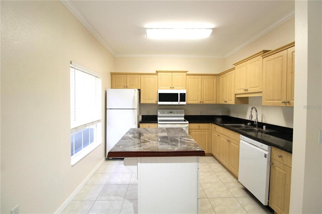 7728 PLANTATION CIRCLE, BRADENTON, FL — photo 2 of 2