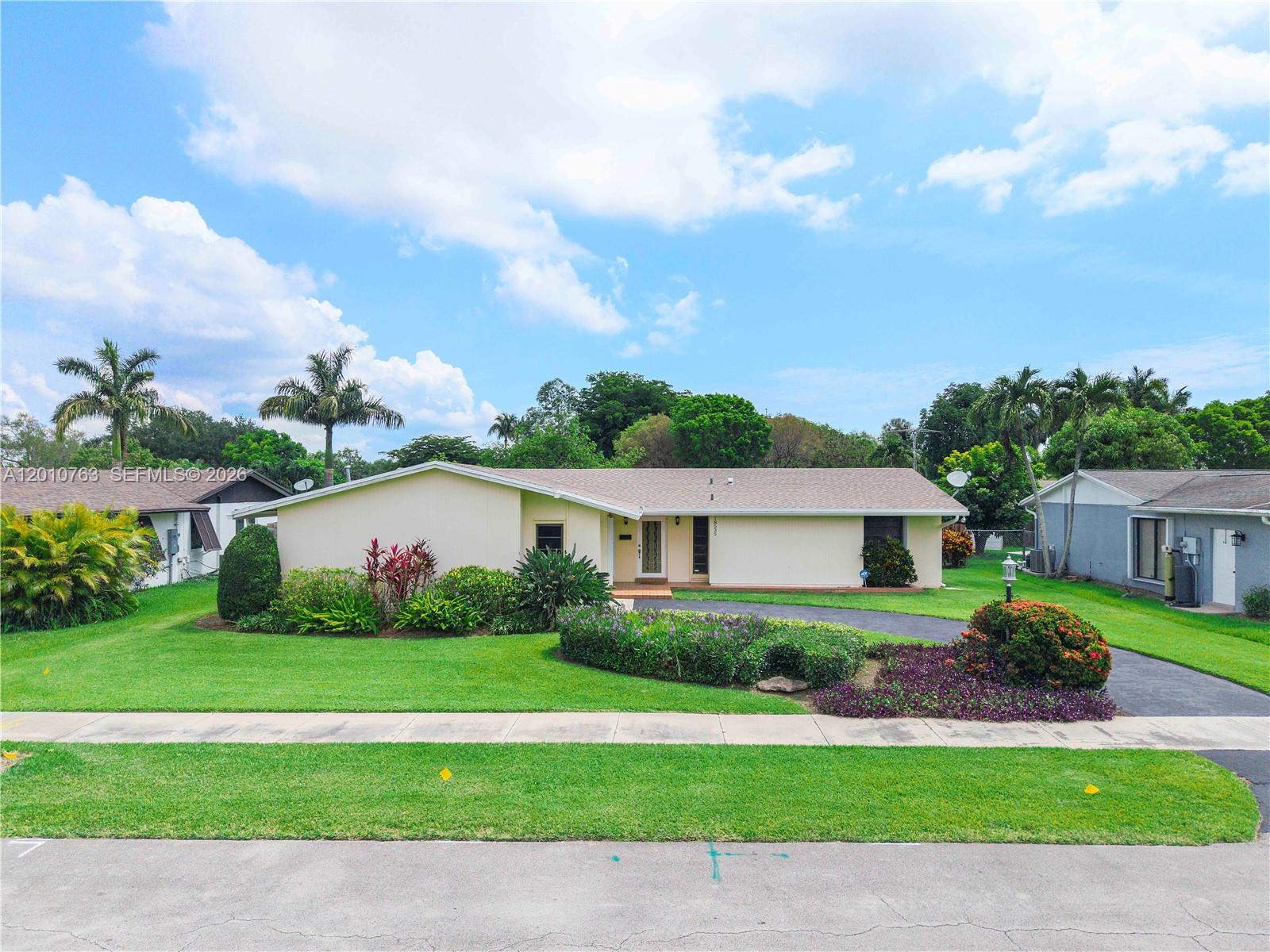 18535 SW 90th Ct, Cutler Bay FL 33157