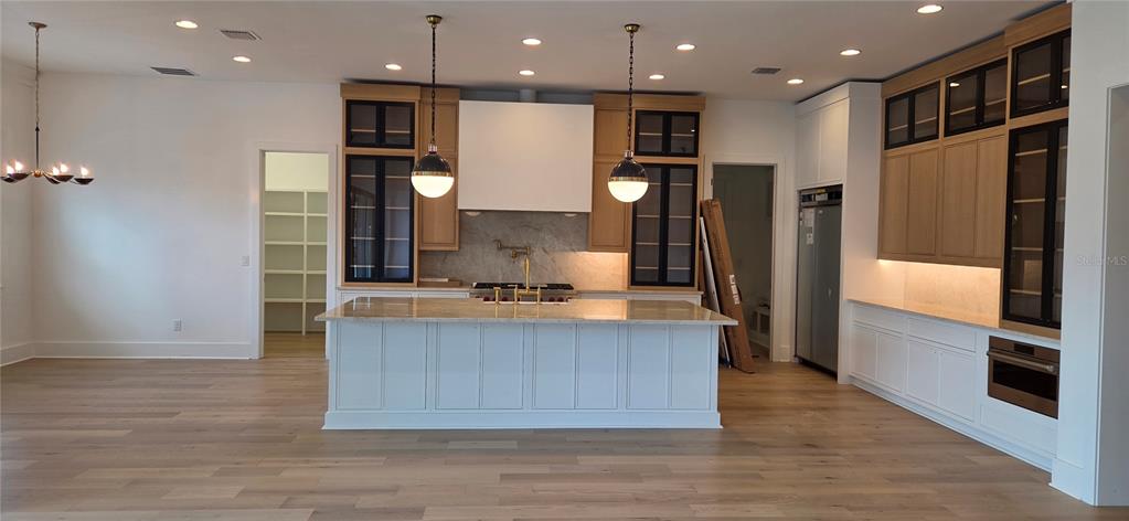 690 GENEVA PLACE, TAMPA, FL — photo 4 of 26