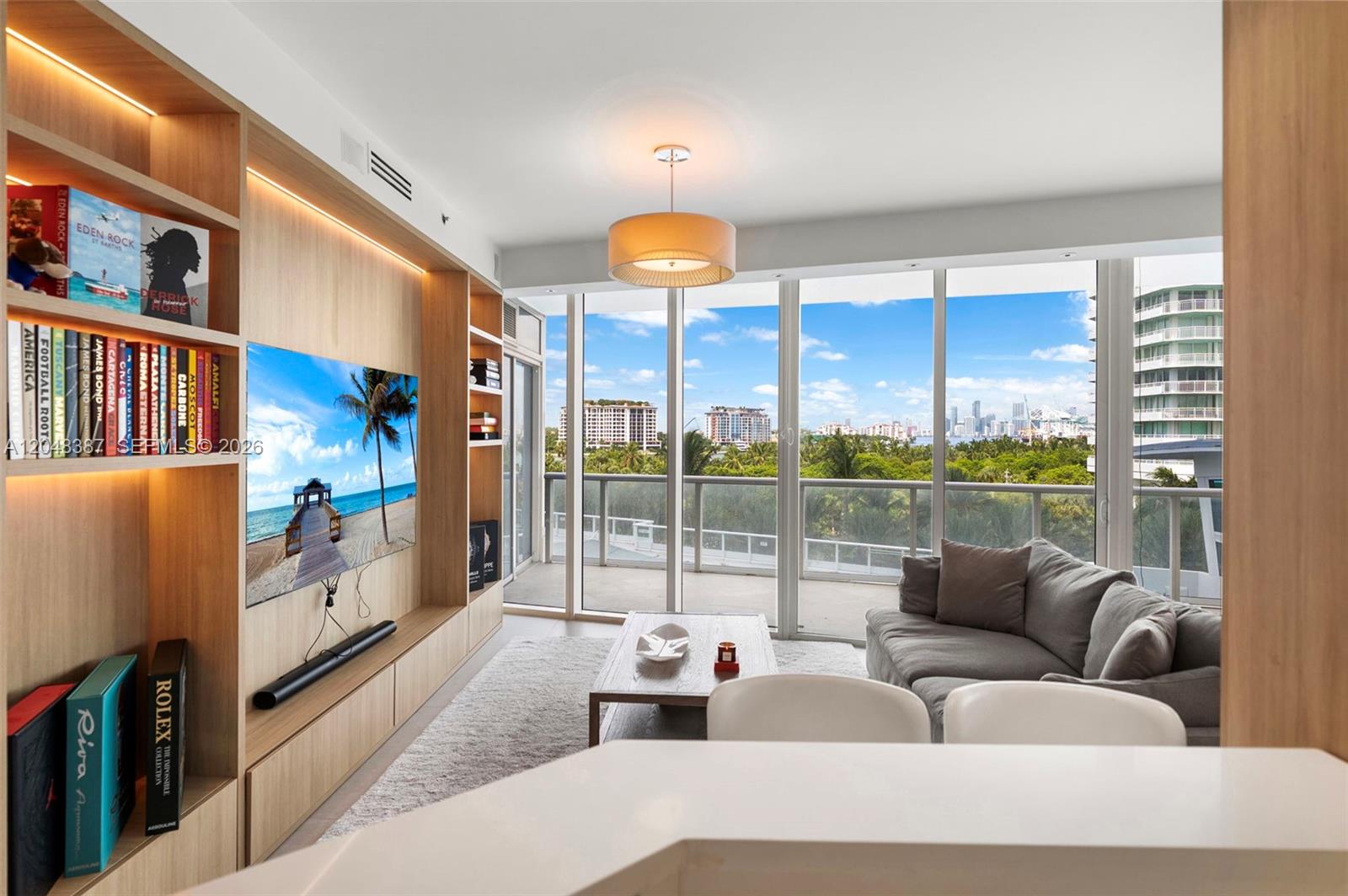 100 S Pointe Dr # 501, Miami Beach FL 33139