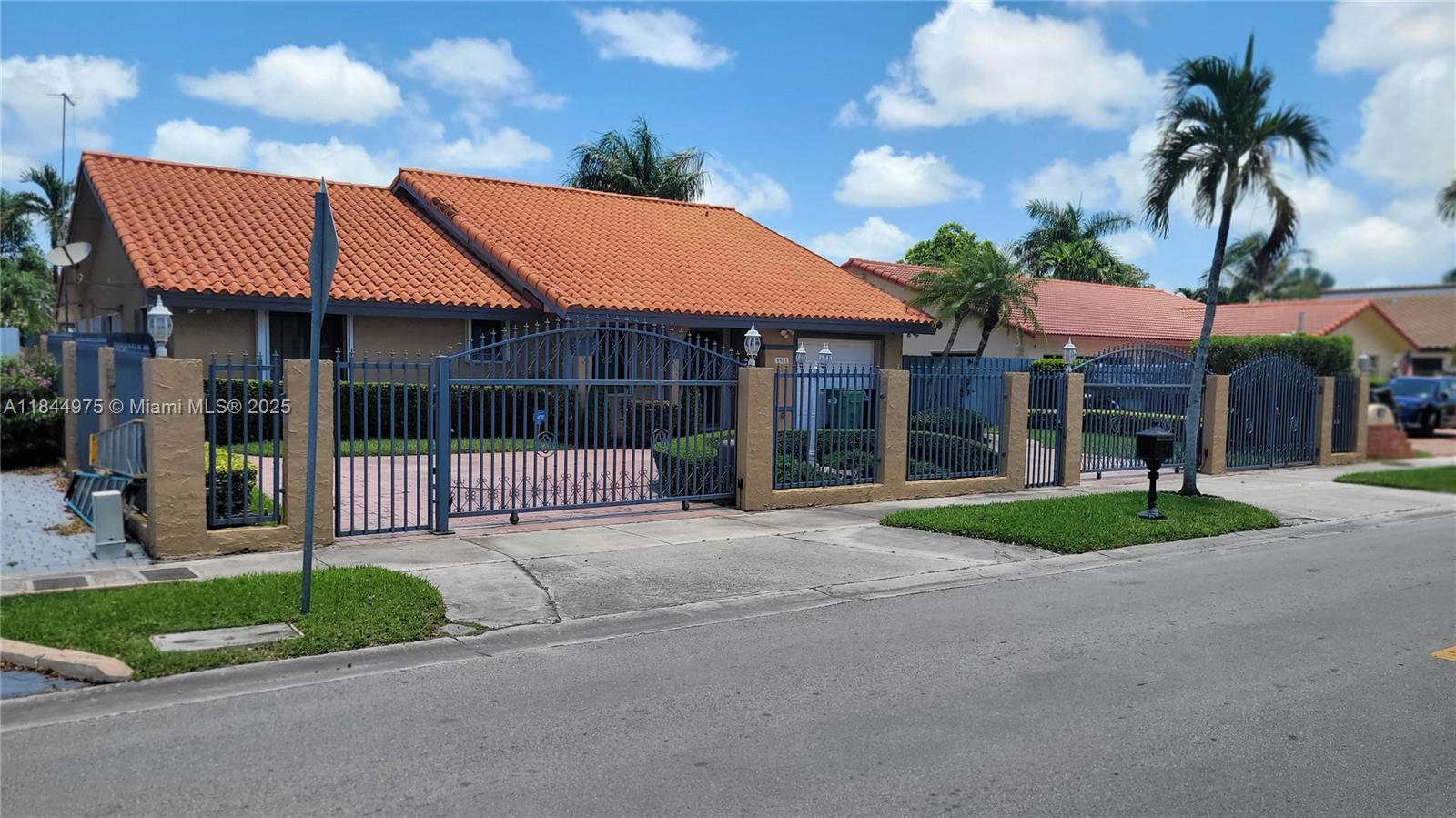 9905 SW 4th St, Miami FL 33174