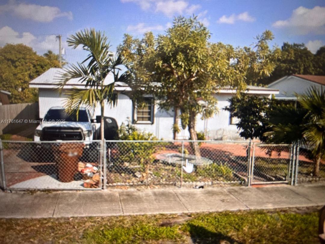 625 E 28th St, Hialeah FL 33013, HIALEAH, FL — photo 2 of 9
