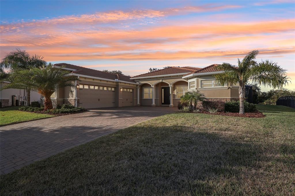 8847 FALLEN OAK DRIVE