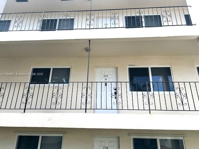 2210 Taylor St # 204, Hollywood FL 33020
