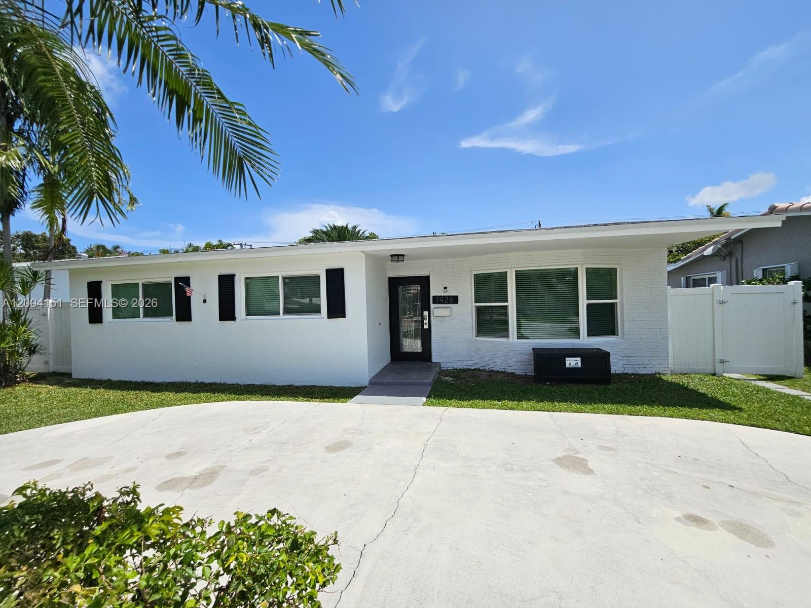 1426 Coolidge St, Hollywood FL 33020