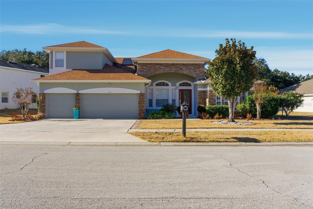 1734 PALMERSTON CIRCLE