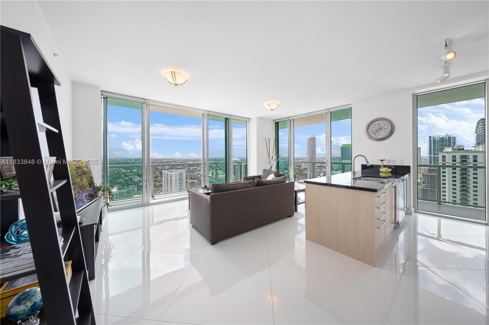 79 SW 12th St # 3812S, Miami FL 33130