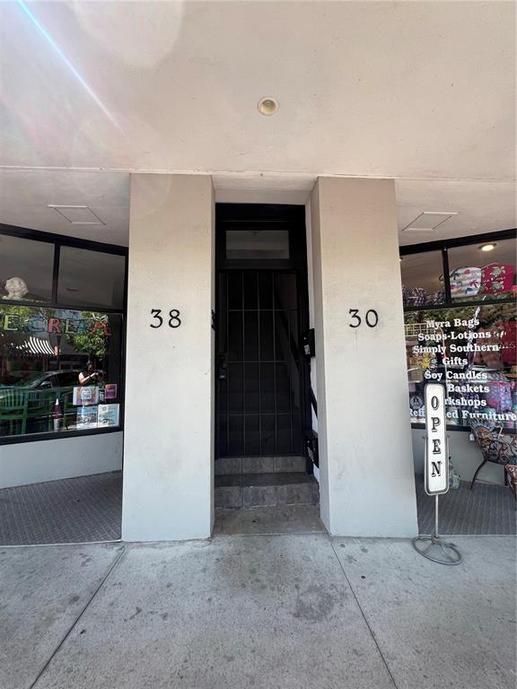 30-38-38 E MAGNOLIA AVENUE