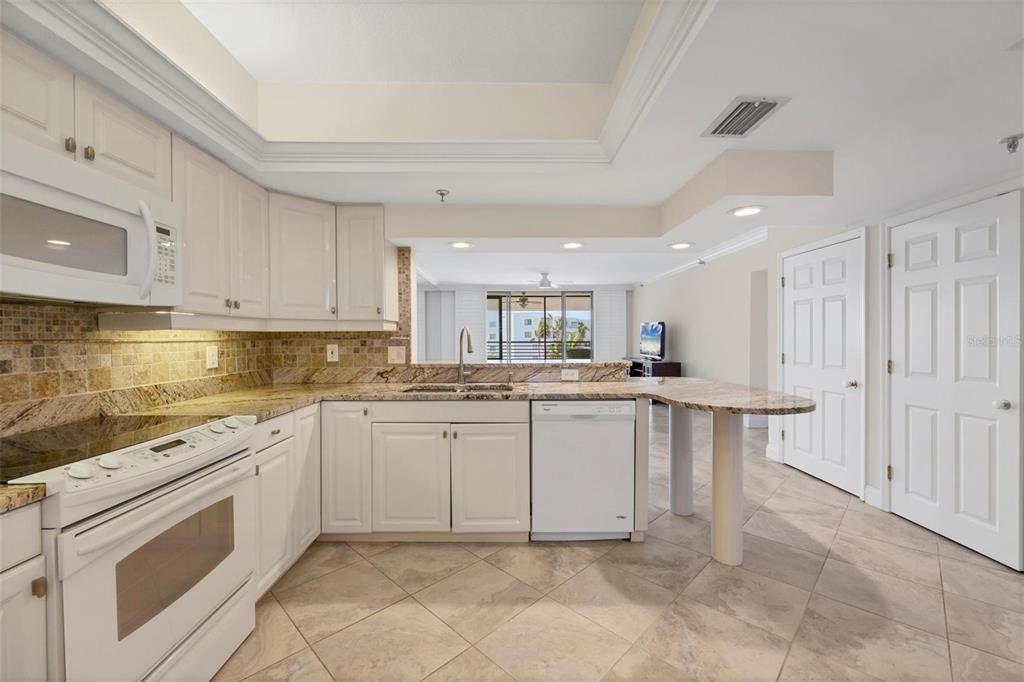 1465 GULF OF MEXICO DRIVE UNIT 402