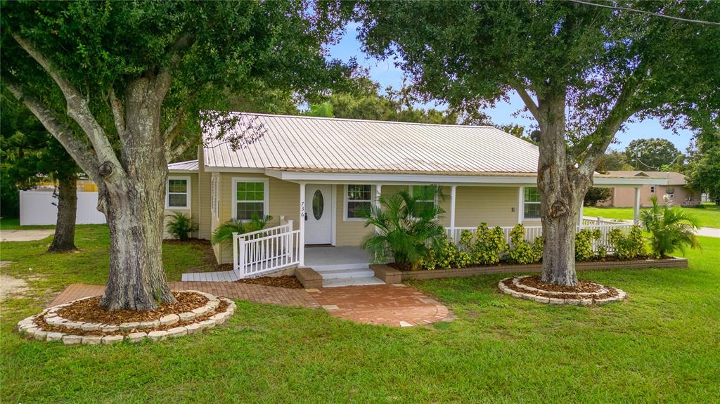 736 W LAKE WALES ROAD S